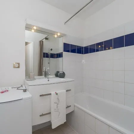 Lumaia - Vue Cite, Terrasse & Piscine