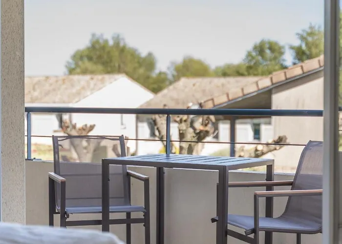 Lumaia - Vue Cite, Terrasse & Piscine *