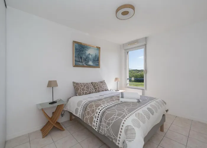 Lumaia - Vue Cite, Terrasse & Piscine *